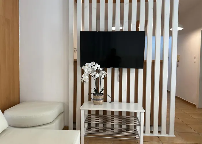 Nr1 White Appartment W Luxury Ba Between Train St. And Dt