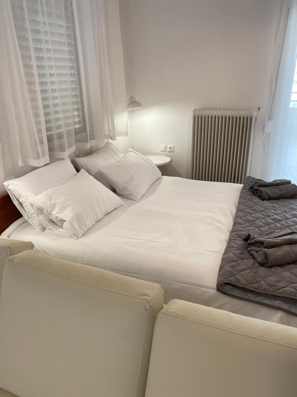 Nr1 White W Luxury Ba Between Train St. And Dt Apartment
