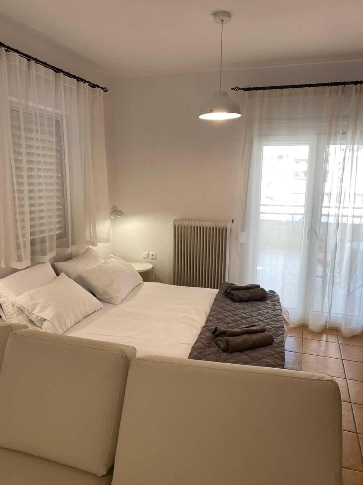 Nr1 White W Luxury Ba Between Train St. And Dt *