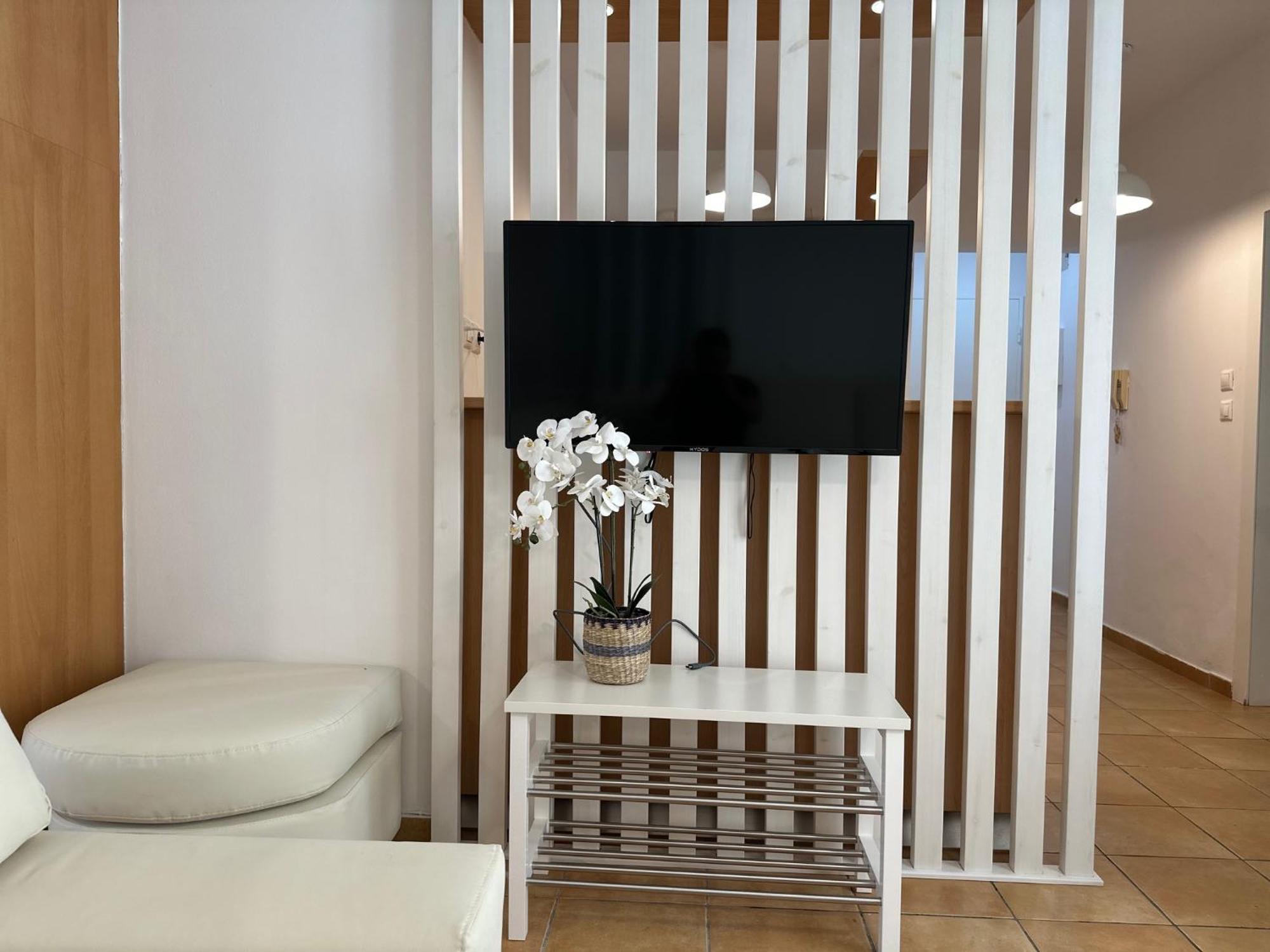 Apartment Nr1 White W Luxury Ba Between Train St. And Dt *