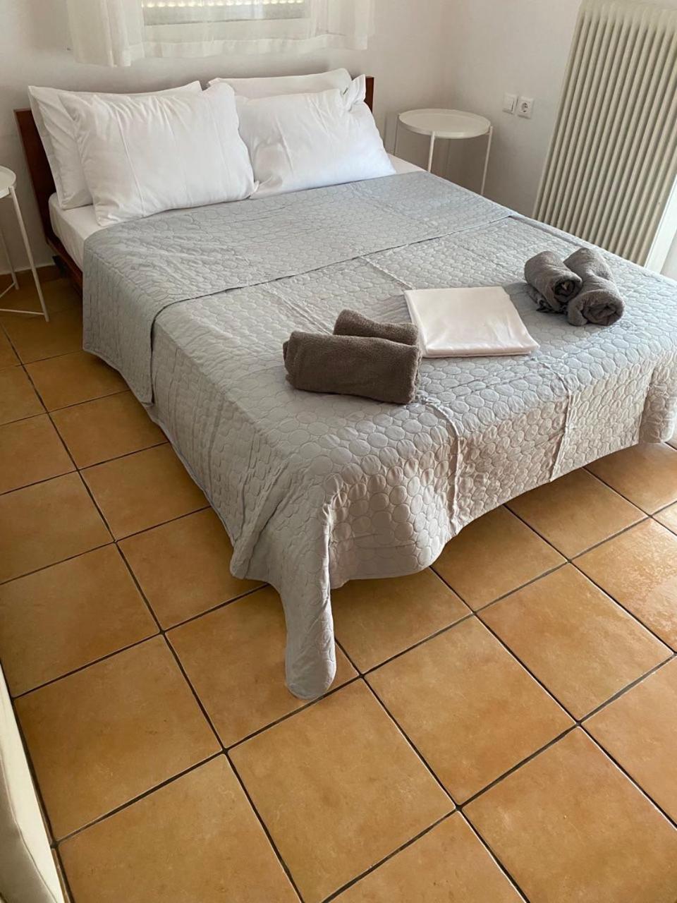 Apartment Nr1 White W Luxury Ba Between Train St. And Dt Larissa
